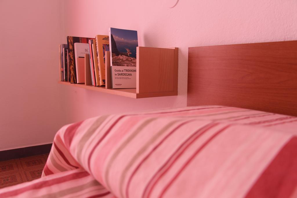 Gottardo Bed & Breakfast Monserrato Eksteriør bilde